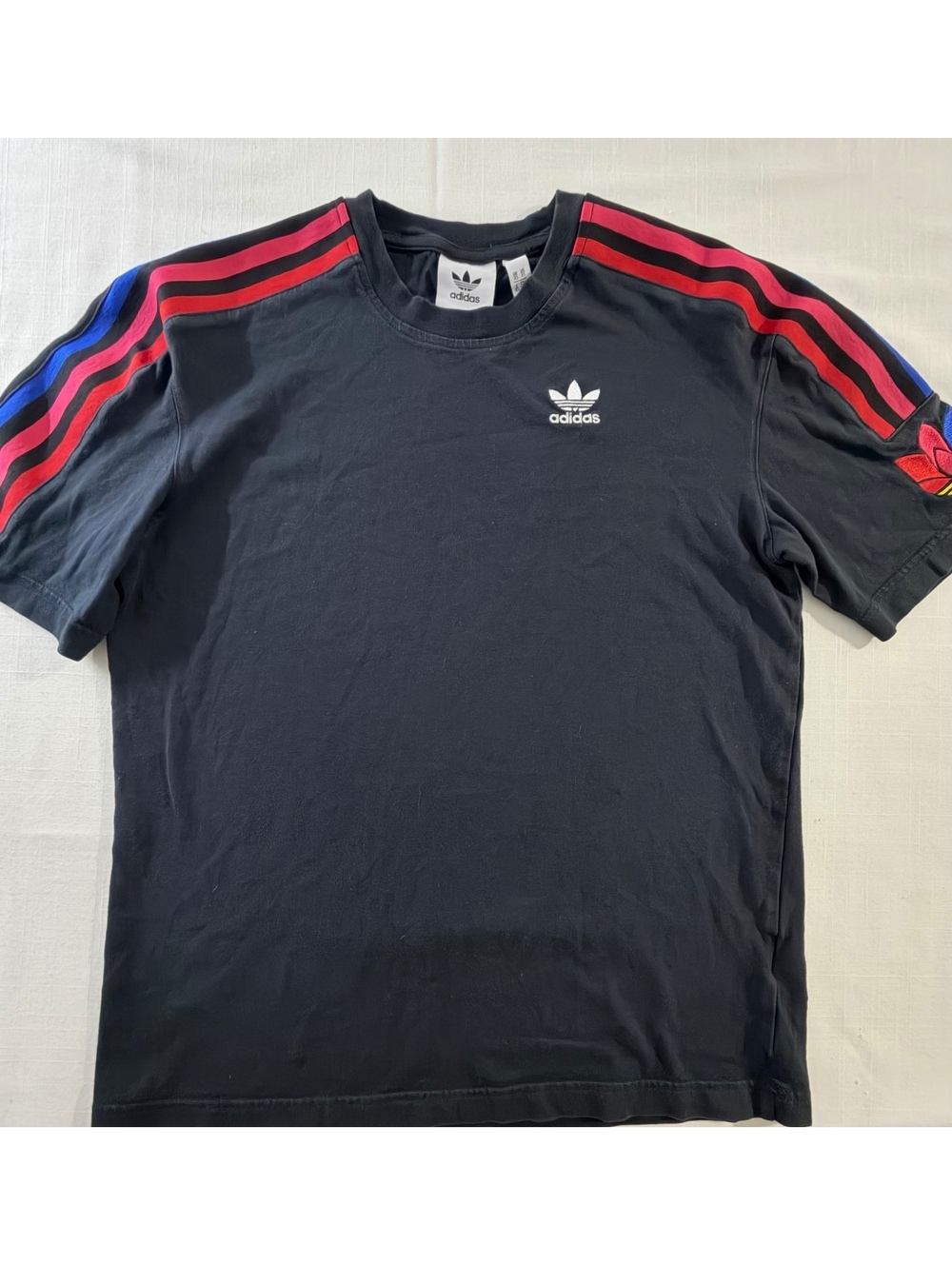 Adidas Black Short Sleeve T-Shirt size XS with Red and Blue Stripes, XS